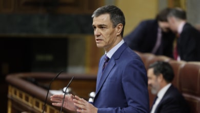 Sánchez acusa a Feijóo y Abascal de haber ayudado con su "silencio" y "cobardía" al "desastre absoluto" de Irán