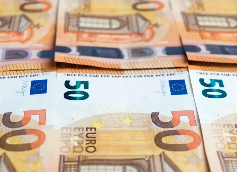 El auge de los préstamos digitales en España: cuándo son útiles y qué mirar antes de solicitarlos