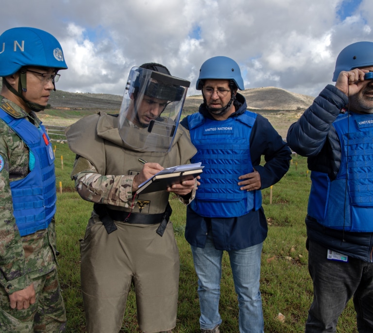 Evacuados los militares españoles de una de las bases del sur del Líbano: "No está prevista una retirada"