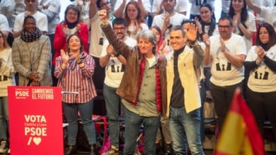 Sánchez explota el 'No a la guerra': "Feijóo no pagará el gas de los hogares de Soria ni Abascal la gasolina de los tractores de León"