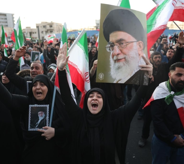 Irán anuncia ataques contra 27 bases militares de EEUU en Oriente Medio para vengar a Jamenei