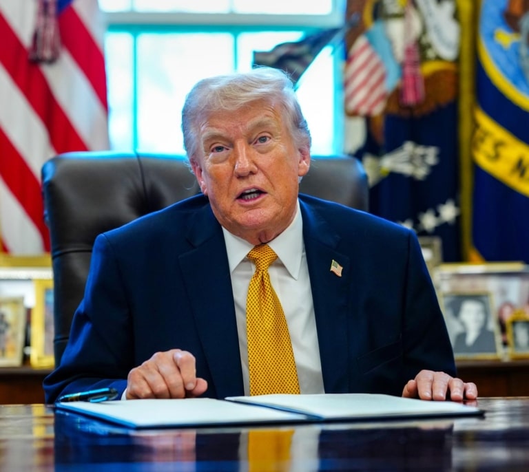 Trump asegura que sería “un gran honor” para él "tomar Cuba"