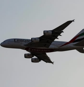 Emirates recupera parcialmente su actividad con un vuelo ya en ruta hacia [...]