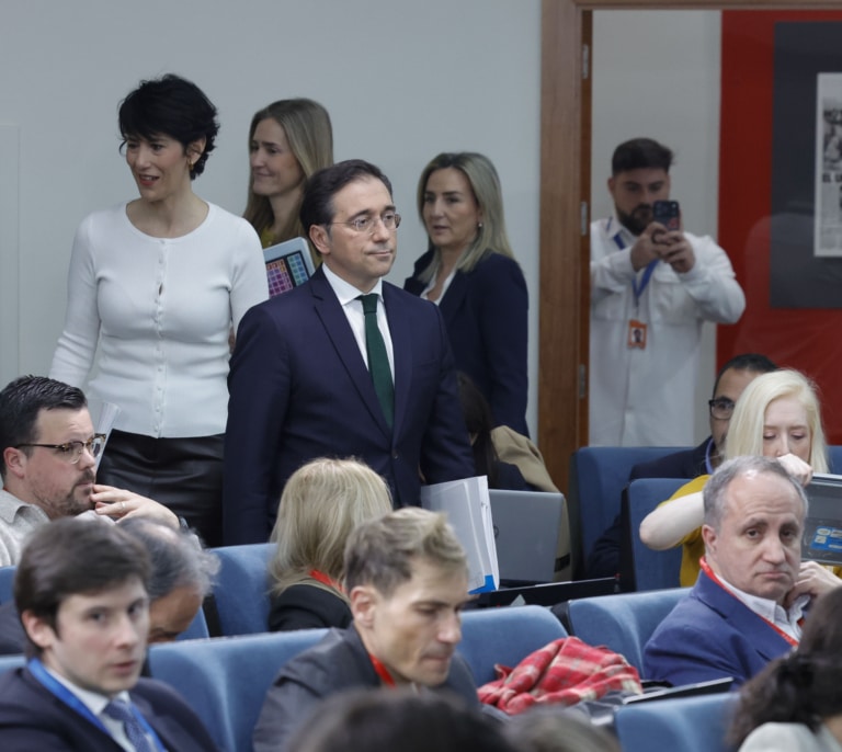 Albares responde a Von der Leyen: "Europa debe defender el orden internacional porque la alternativa es el desorden"