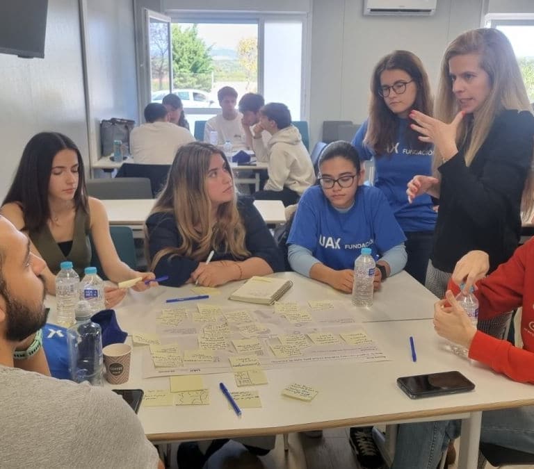 UAX conecta a más de 15.000 estudiantes con empresas líderes para resolver retos reales y adquirir habilidades clave para su empleabilidad