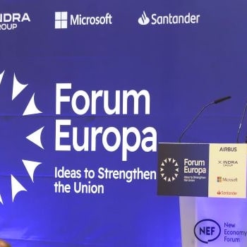 El comisario de Defensa defiende la fusión de empresas y la consolidación [...]