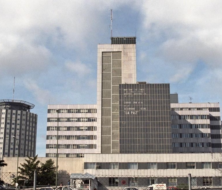 Neurólogos y oncólogos destacan nuevas terapias que mejoran la supervivencia en tumores cerebrales en un encuentro en La Paz