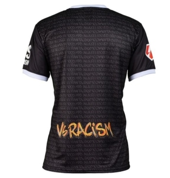 LALIGA eleva su lucha contra el racismo a través del arte urbano [...]