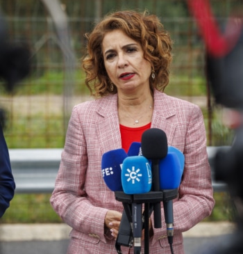 Montero se despide del Consejo de Ministros a falta de conocerse la [...]