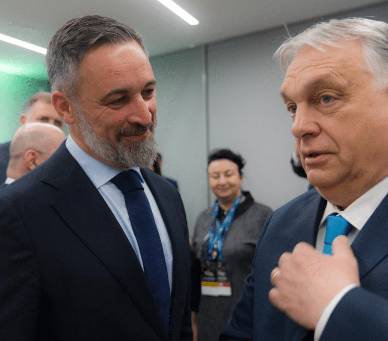 Abascal critica a Sánchez y al PP desde Hungría junto al "gran líder" Orbán