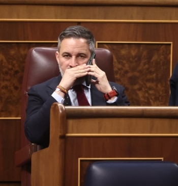 Vox abre otra crisis interna y acusa de corrupción a un exdirectivo [...]