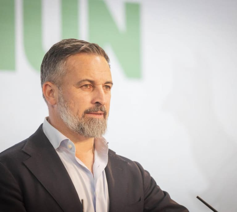 PP y Vox, condenados a entenderse para gobernar y para frenar a un PSOE crecido