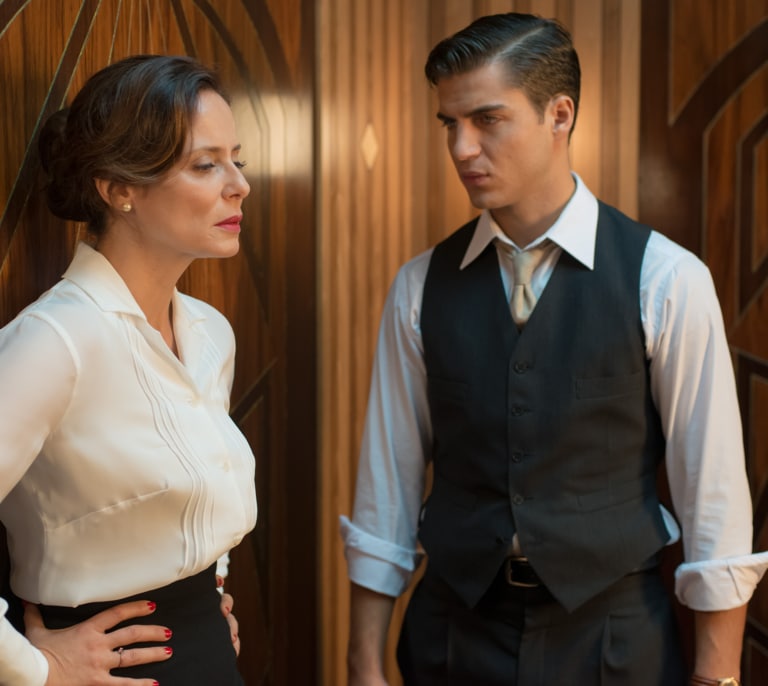 Tuvieron un romance en la ficción y ahora les han pillado besándose por la calle: "Son la pareja del año"