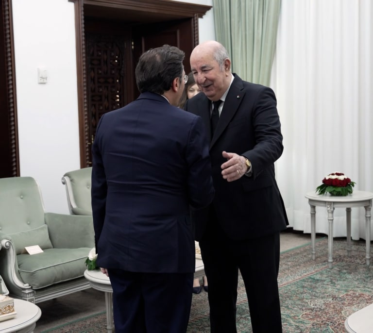 Albares se reúne con el presidente de Argelia en señal del deshielo de las relaciones tras el giro en el Sáhara
