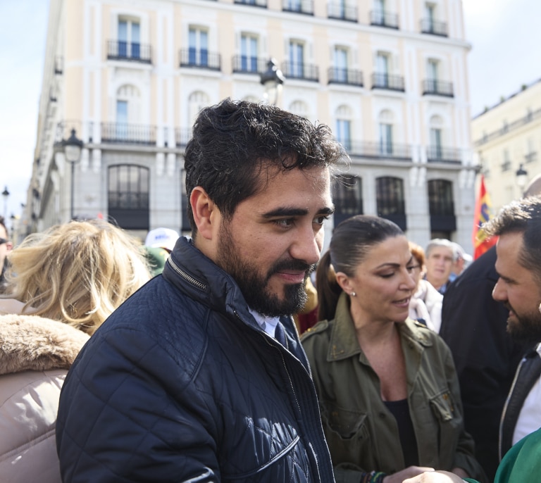 El PP andaluz confía en que Alvise Pérez le haga un roto electoral a Vox en Sevilla y Málaga
