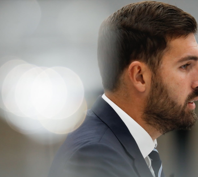 Antelo: "Las represalias son frecuentes al salir de Vox. Alguien que te saludaba pasa a atacarte con cuentas 'fake' en redes"