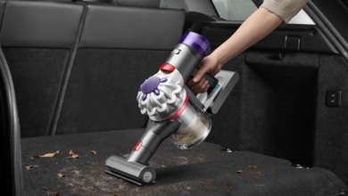 Dyson tiene la aspiradora de mano que deja tu coche impecable en minutos (sin cables ni esfuerzo)