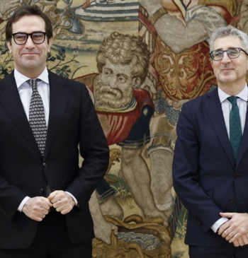 Sánchez premia a Cuerpo frente a Díaz y abre la lucha por [...]