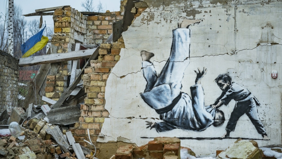Obra de Banksy en Borodianka, Ucrania.