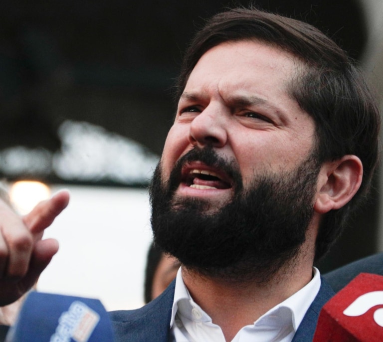 Boric y Kast rompen relaciones en pleno traspaso de poderes a cuenta del cable submarino chino