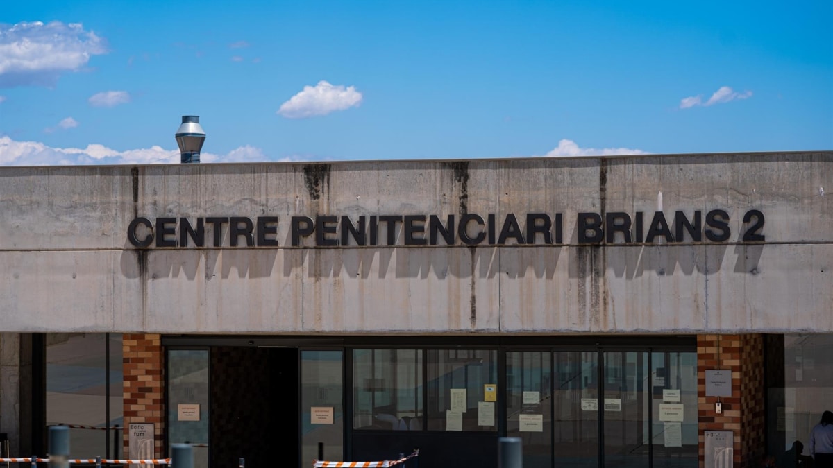 Fachada del Centro Penitenciario Brians 2 de Barcelona.