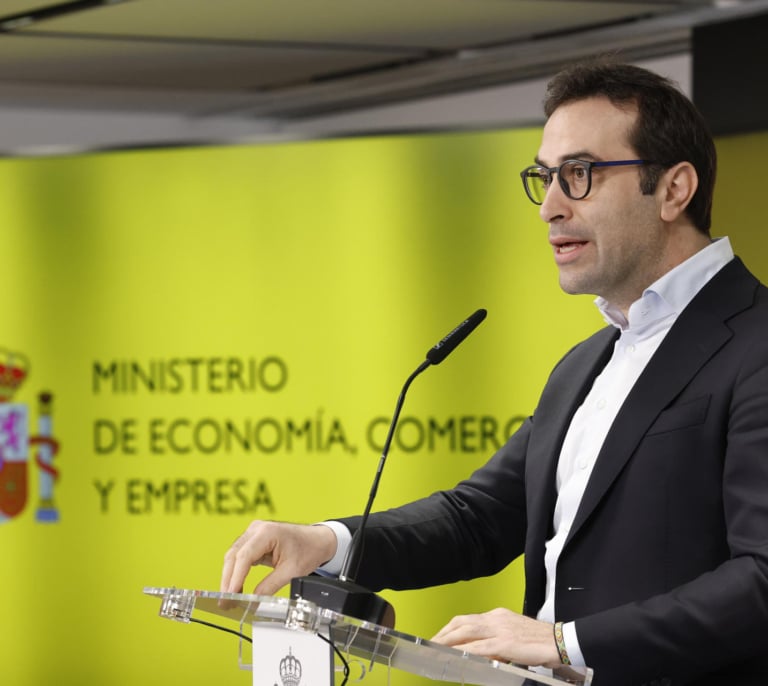 El Gobierno descarta una bonificación generalizada del combustible y se centrará en el campo y el transporte
