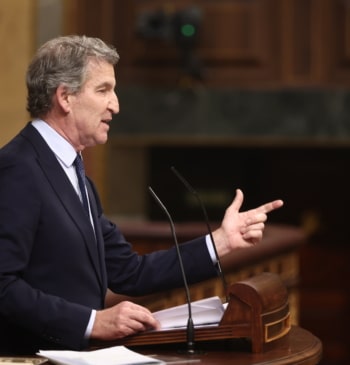 Feijóo intenta desmontar el 'No a la guerra' de Sánchez: "Es un [...]