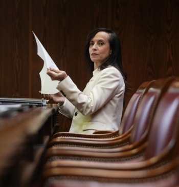 Corredor encara en 'pie de guerra' la Junta de Redeia: pulso a [...]