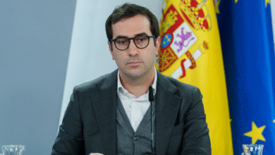 El Gobierno vigilará para evitar "enriquecimientos" a costa de la reducción del IVA a los carburantes