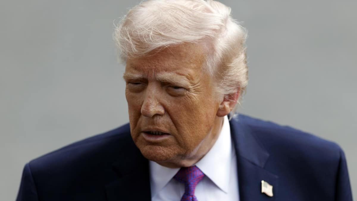 Trump acusa a España de "no cooperar en absoluto" en la guerra contra Irán y vuelve a amenazar con cortar el comercio