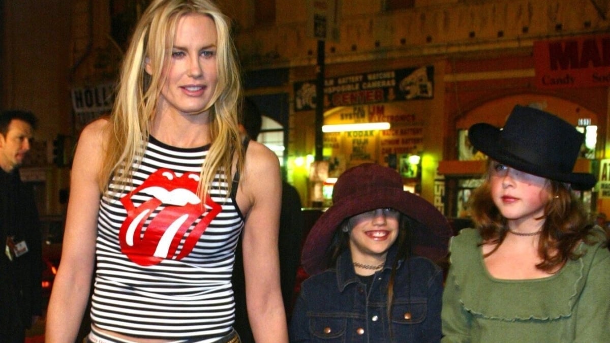 Daryl Hannah estalla contra el retrato que hace de ella la serie 'Love Story': “Una persona real, no es un recurso narrativo”