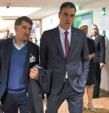 El que tiene que dimitir es Manuel de la Rocha