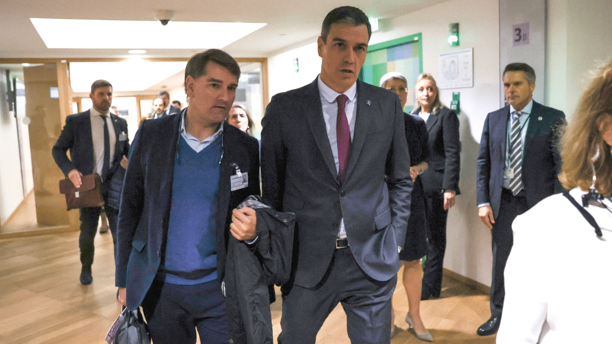 Manuel de la Rocha con Pedro Sánchez.