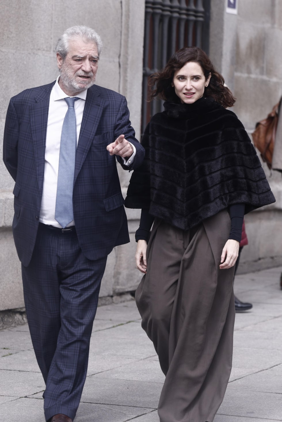 La presidenta de la Comunidad de Madrid, Isabel Díaz Ayuso y su director de Gabinete, Miguel Ángel Rodríguez.