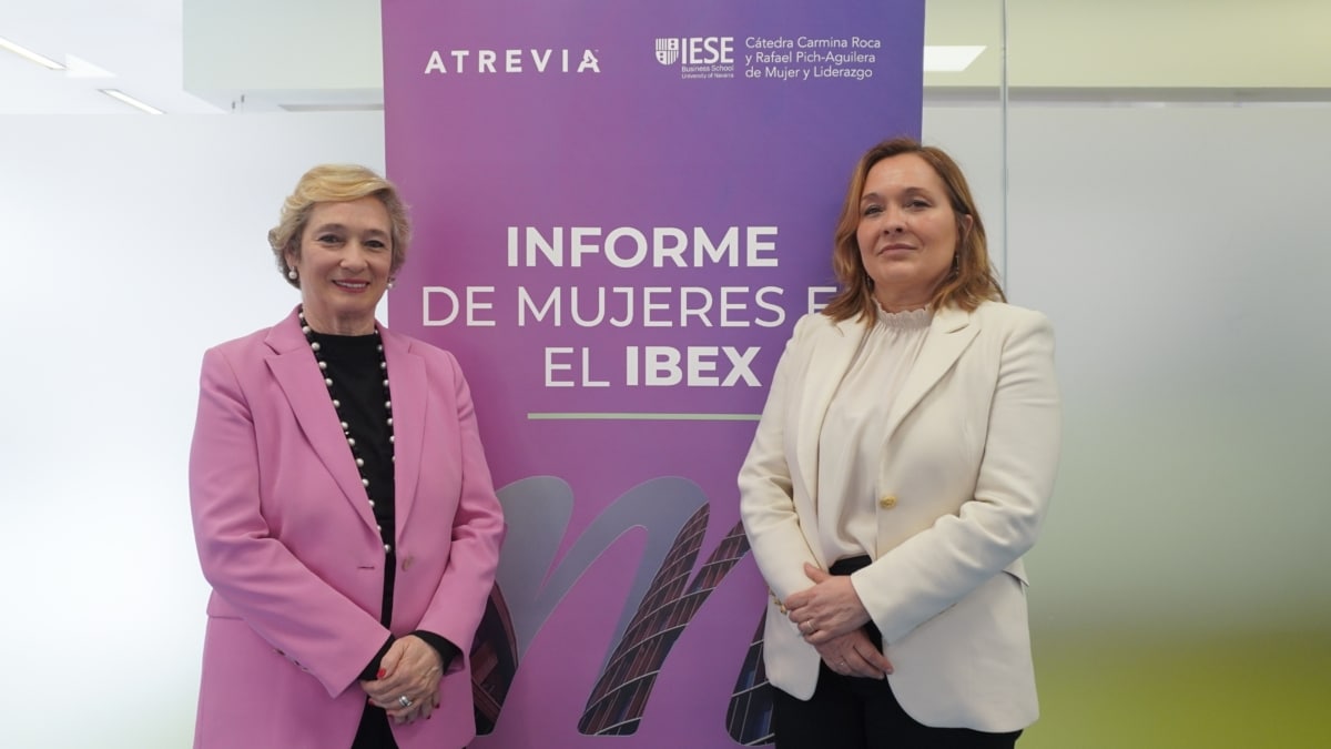 Asunción Soriano, CEO Global de la consultora estratégica ATREVIA, y la profesora Nuria Chinchilla, titular de la Cátedra Carmina Roca y Rafael Pich-Aguilera de Mujer y Liderazgo en IESE.
