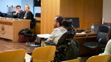 Echenique niega odiar a los curas en su juicio con Abogados Cristianos: "Tengo mucho respeto por la labor social de la Iglesia"