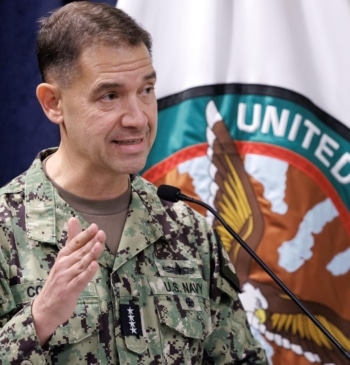 Almirante Brad Cooper, el diplomático con uniforme a cargo de 'Furia Épica'