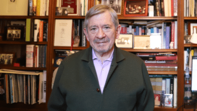 Enrique Barón Crespo, el presidente que vio caer el muro de Berlín: "Ningún líder europeo nacionalista quiere cortar la financiación y ayudas de la UE"