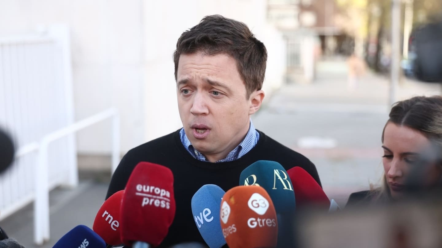 El juez suspende las declaraciones de Errejón y Mouliaá por una intervención quirúrgica al abogado de la actriz