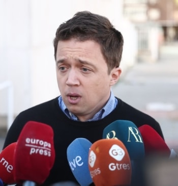 El juez suspende las declaraciones de Errejón y Mouliaá por una intervención [...]