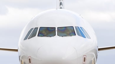 España cierra su espacio aéreo a los aviones implicados en la guerra de Irán