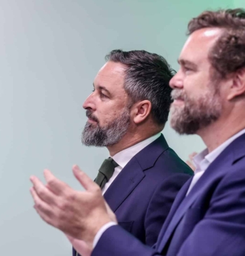 Espinosa de los Monteros y los críticos de Vox manejan encuestas que [...]