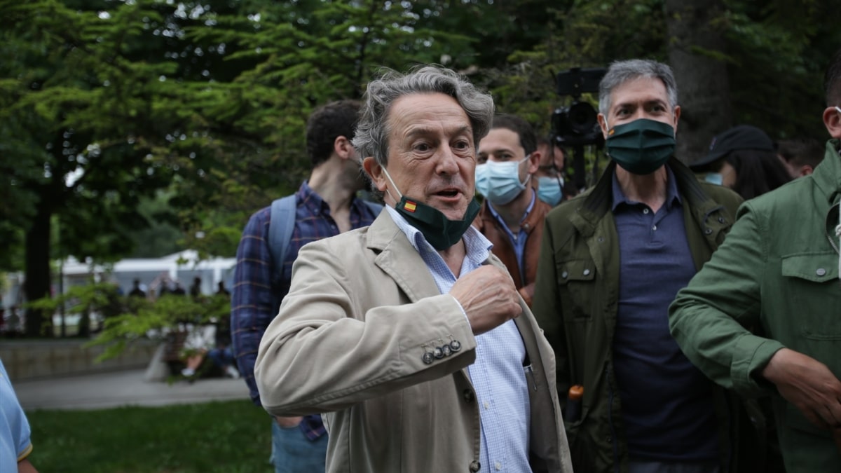 Hermann Terstch (Vox) afea al Rey su "casi habitual adhesión a las tesis de quienes" desprecian la Historia de España