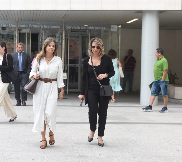La asesora de Begoña Gómez alega que dedicó "medio minuto al día" a las tareas de la mujer de Sánchez: "¿Eso es malversación?"