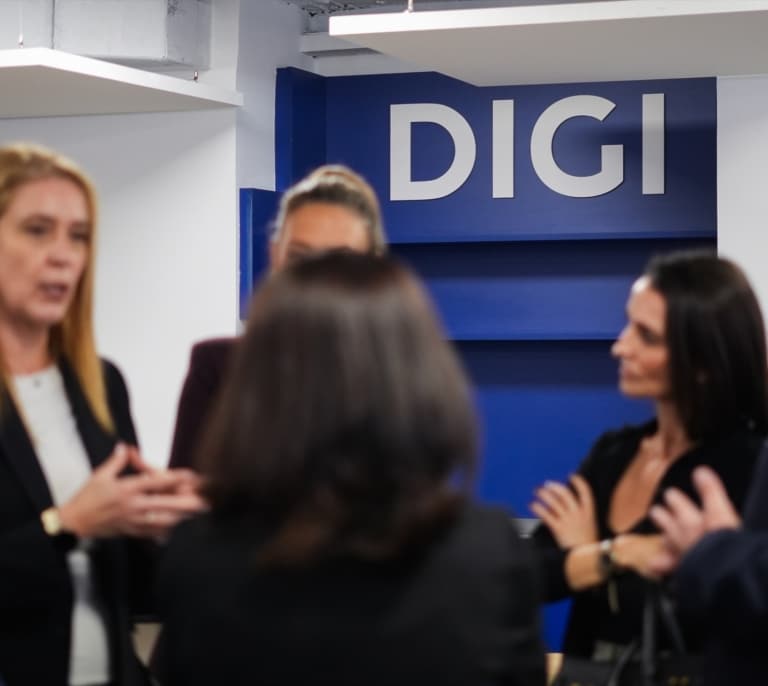 Digi prevé una ampliación de capital de hasta 200 millones si sale a Bolsa en España