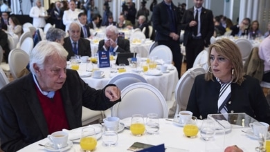 Susana Díaz se rebela por el "manoseo" del PP con Felipe González, a quien "admiraba" la Duquesa de Alba