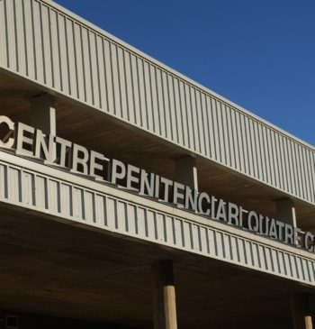 Denuncian 37 "mandos fantasma" en prisiones: Justicia paga la “paz social y [...]