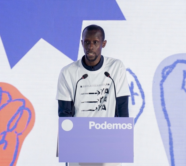 Policías acusan a Podemos de "utilizar el racismo" para deslegitimar su trabajo: "Los cargos públicos no están exentos de cumplir la ley"