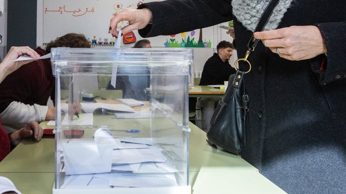 Imagen de la jornada electoral aragonesa de febrero 2026