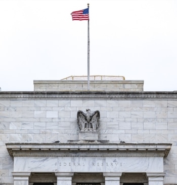 Powell resiste la presión y mantiene los tipos de interés por segunda [...]